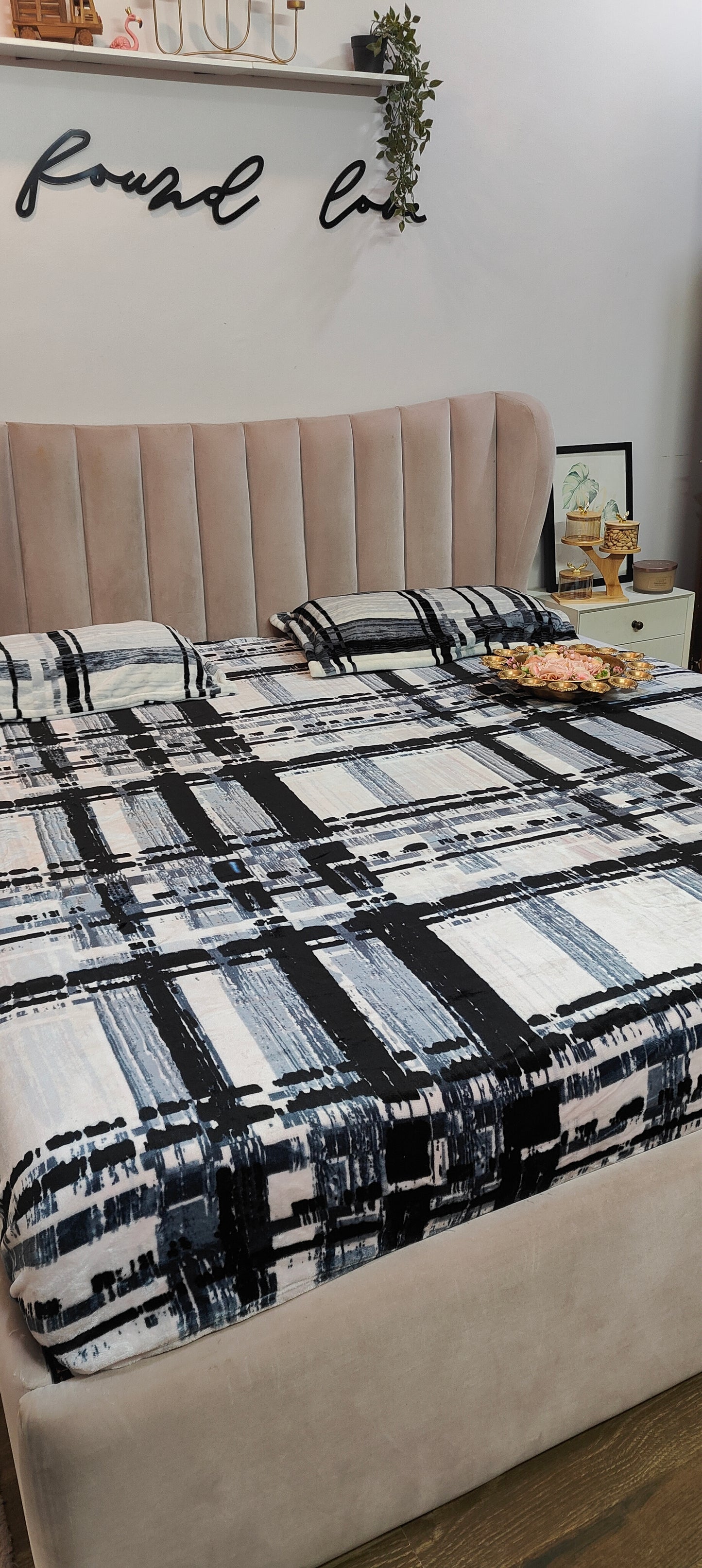 Blueberry™ - Premium Velvet Bedsheet